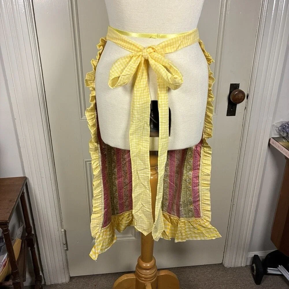 Vintage Hostess Apron Susan Bee Midi Length Unused‎ Rare Retro Ruffle Pockets